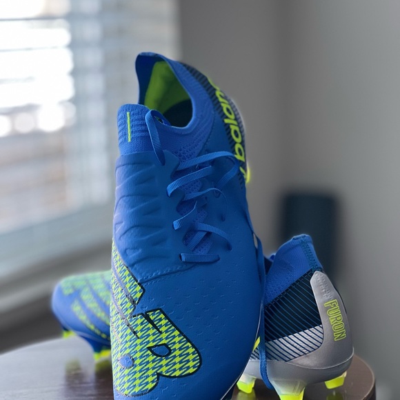 New balance V7 Pro FG. Soccer Cleat. - Picture 2 of 3